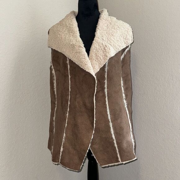 YMI Faux Fur Vest Women's 1X Plus Brown Classic Shawl Collar Pockets Open Front - Picture 1 of 7